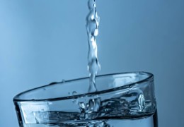 Hygiene-Tipps für Wasserkaraffen von Valeacell im Sommer