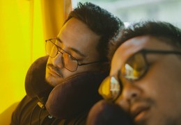 Blaulicht und Schlaf: Warum Bildschirme den Schlaf ruinieren