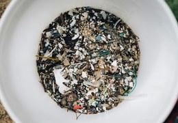 Mikroplastik im Trinkwasser: Ausmaß, Risiken und Lösungen