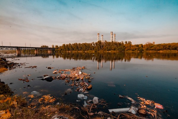 PFAS in Arzneimitteln: Trinkwasserwarnung 2026 – was tun?